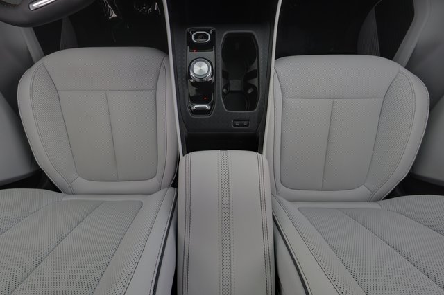 2025 Jeep Wagoneer S — photo 20 of 22