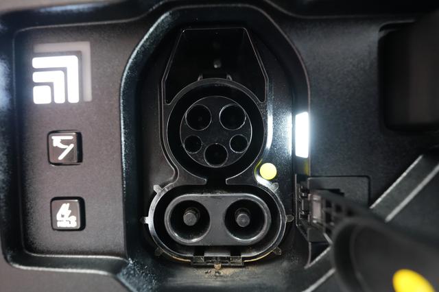 2024 Kia EV9 — photo 8 of 30