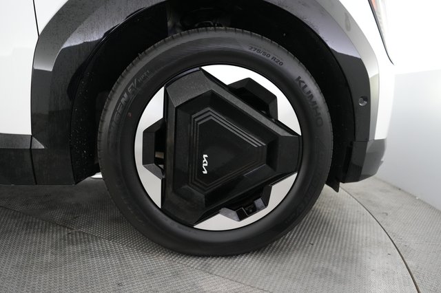 2024 Kia EV9 — photo 16 of 30