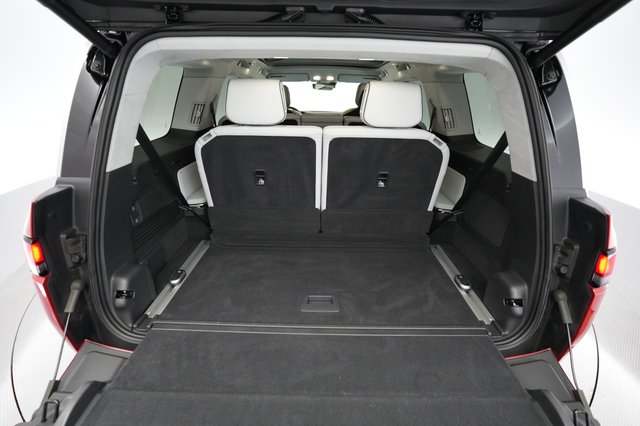 2023 Rivian R1S — photo 6 of 24