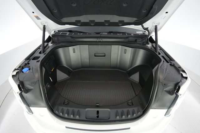 2023 Ford F-150 Lightning — photo 14 of 15