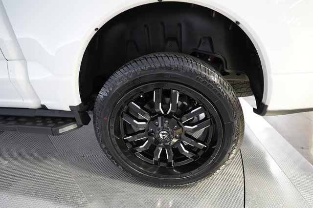 2023 Ford F-150 Lightning — photo 9 of 15