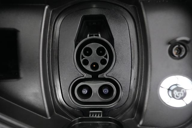 2023 Ford F-150 Lightning — photo 8 of 18