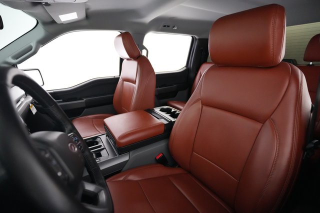 2023 Ford F-150 Lightning — photo 3 of 18