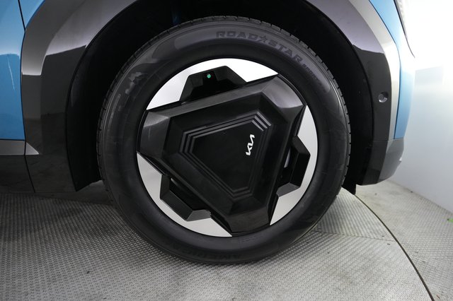 2024 Kia EV9 — photo 16 of 30
