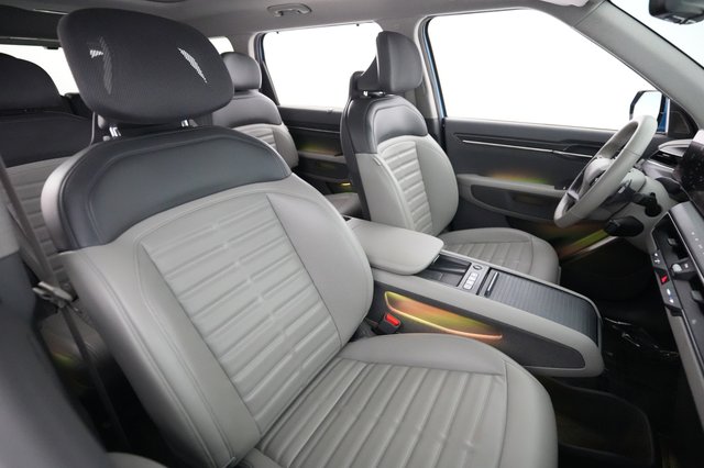 2024 Kia EV9 — photo 18 of 30