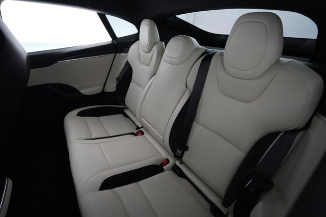 2025 Tesla Model S — photo 19 of 24
