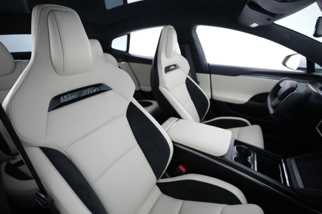 2025 Tesla Model S — photo 18 of 24