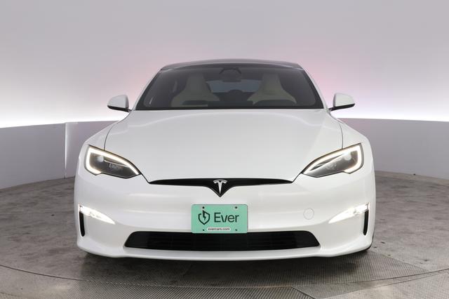 2025 Tesla Model S — photo 9 of 24