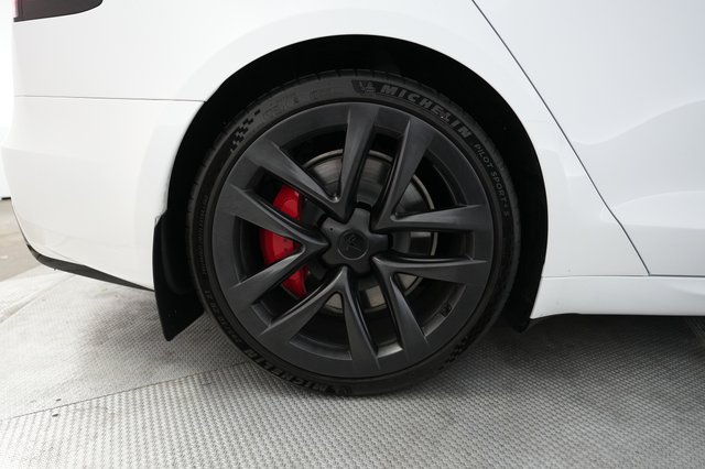 2025 Tesla Model S — photo 17 of 24