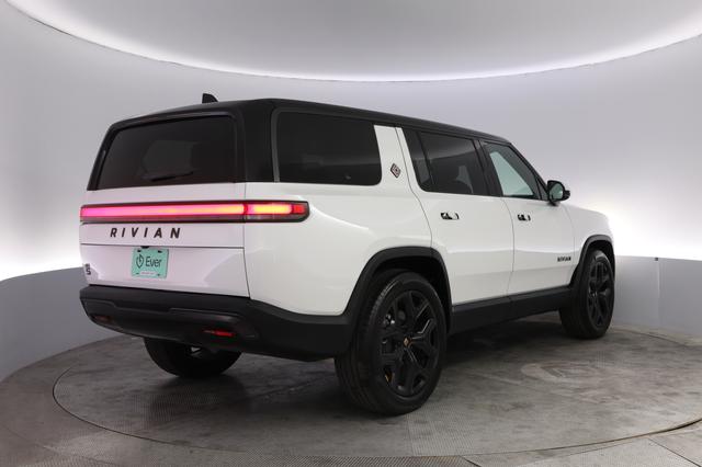 2025 Rivian R1S — photo 2 of 28