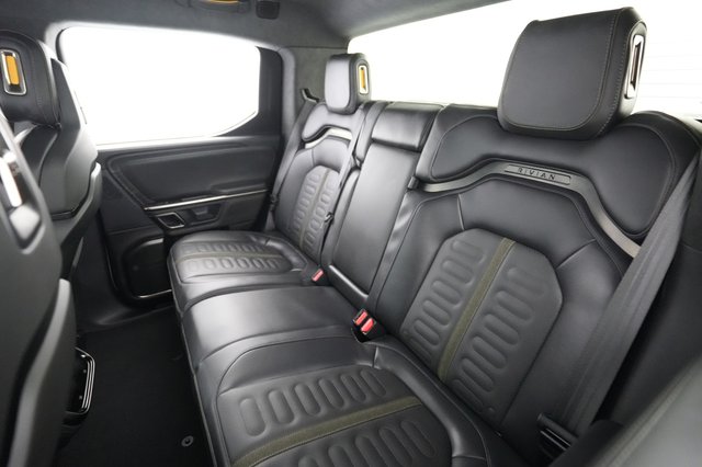2023 Rivian R1T — photo 19 of 25