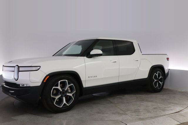 2023 Rivian R1T — photo 14 of 25