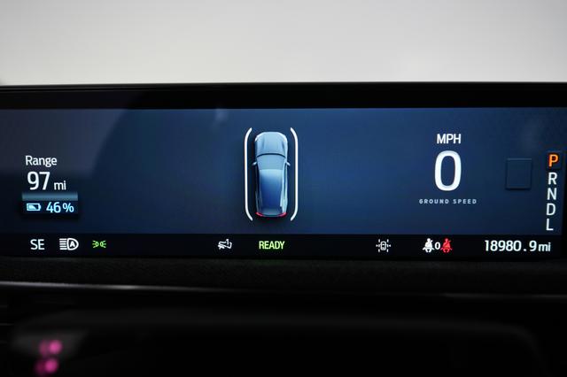 2022 Ford Mustang Mach-E — photo 5 of 24