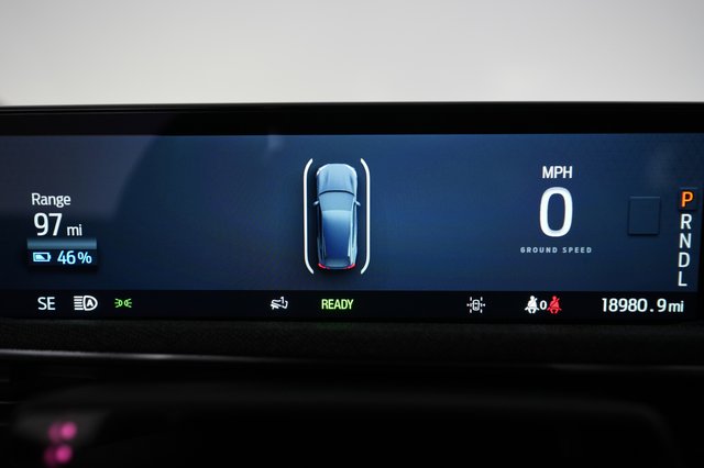2022 Ford Mustang Mach-E — photo 5 of 24