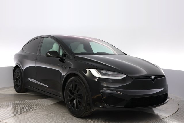 2023 Tesla Model X — photo 10 of 28