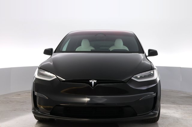 2023 Tesla Model X — photo 9 of 28
