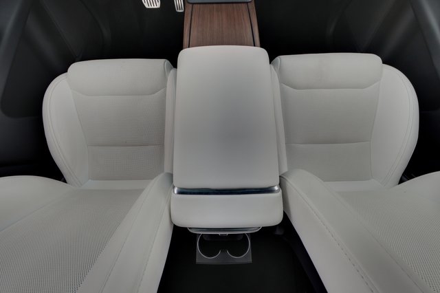 2023 Tesla Model X — photo 24 of 28