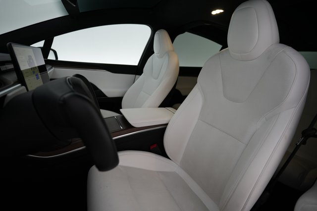 2023 Tesla Model X — photo 3 of 28