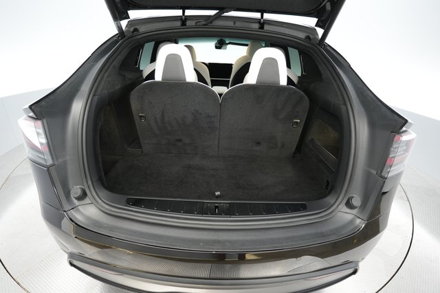 2023 Tesla Model X — photo 6 of 28