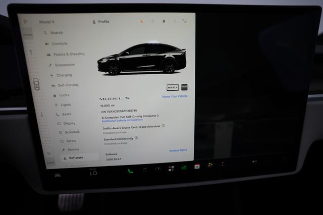 2023 Tesla Model X — photo 5 of 28