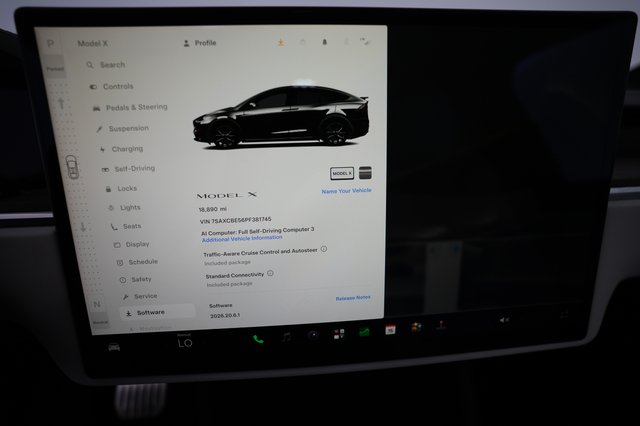 2023 Tesla Model X — photo 5 of 28