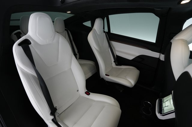 2023 Tesla Model X — photo 4 of 28
