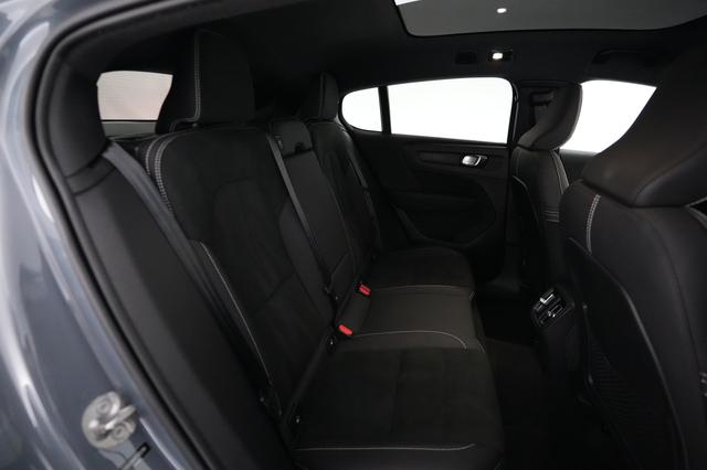 2023 Volvo C40 Recharge — photo 4 of 22