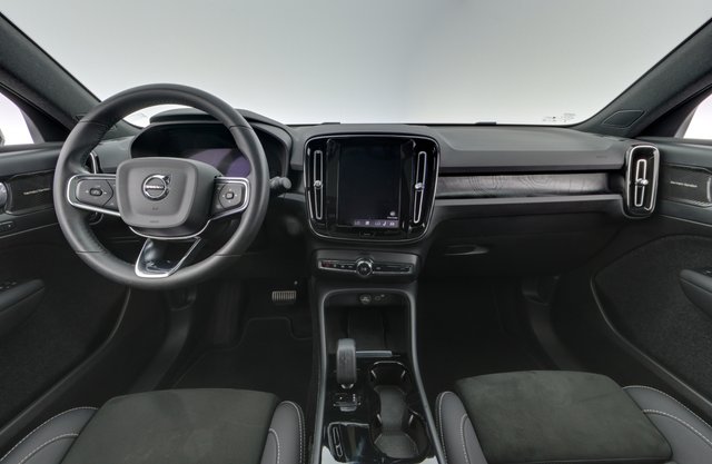 2023 Volvo C40 Recharge — photo 19 of 22