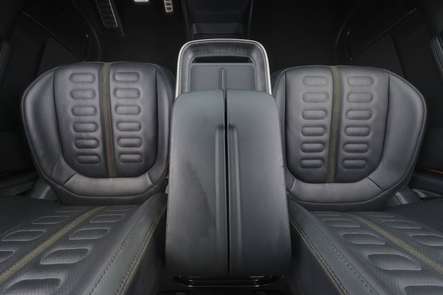 2023 Rivian R1S — photo 24 of 26