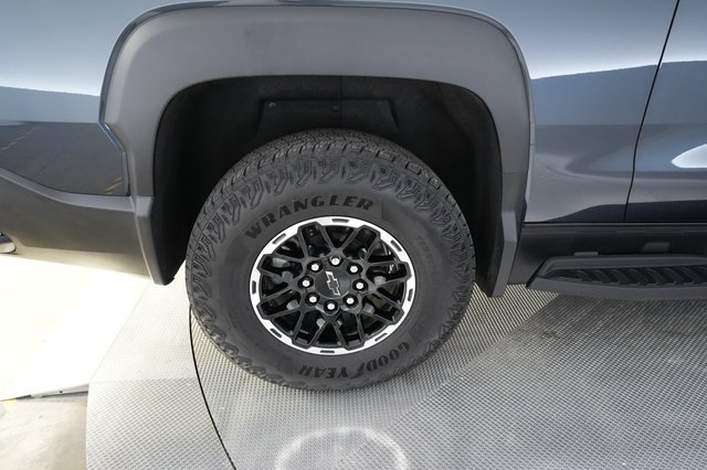 2026 Chevrolet Silverado EV — photo 9 of 15