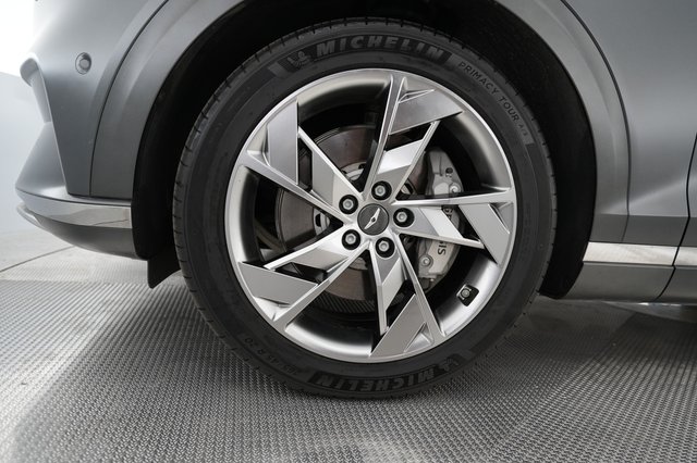 2023 Genesis Electrified GV70 — photo 15 of 22