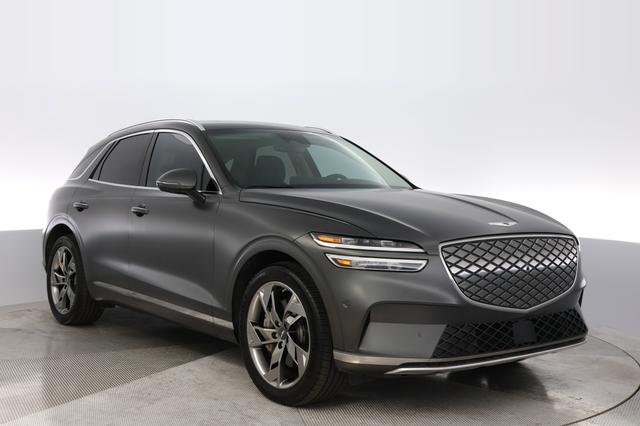 2023 Genesis Electrified GV70 — photo 10 of 22