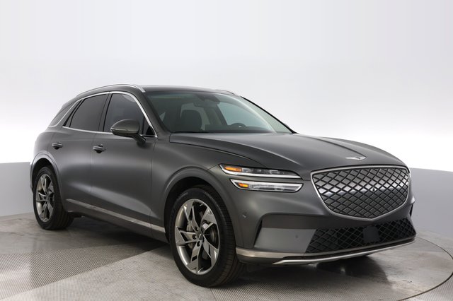 2023 Genesis Electrified GV70 — photo 10 of 22