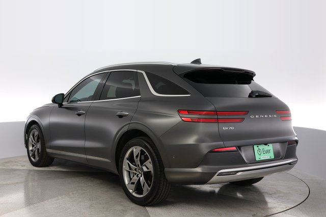 2023 Genesis Electrified GV70 — photo 13 of 22
