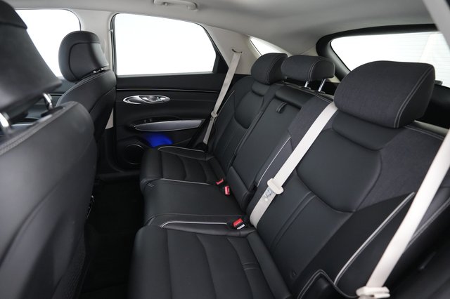 2023 Genesis Electrified GV70 — photo 19 of 22