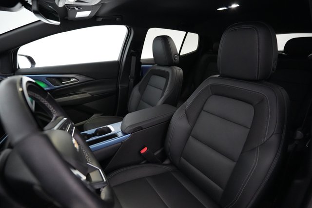 2024 Chevrolet Equinox EV — photo 3 of 21