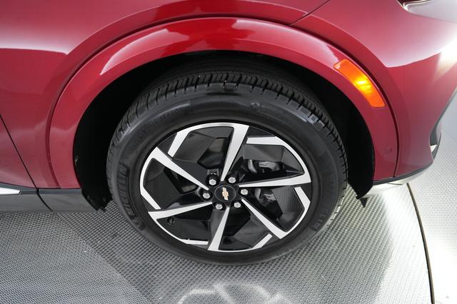 2024 Chevrolet Equinox EV — photo 7 of 21