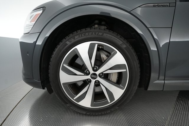 2024 Audi Q8 e-tron — photo 14 of 22