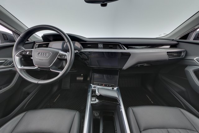 2024 Audi Q8 e-tron — photo 19 of 22
