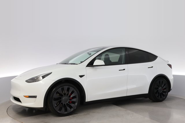 2024 Tesla Model Y — photo 14 of 32