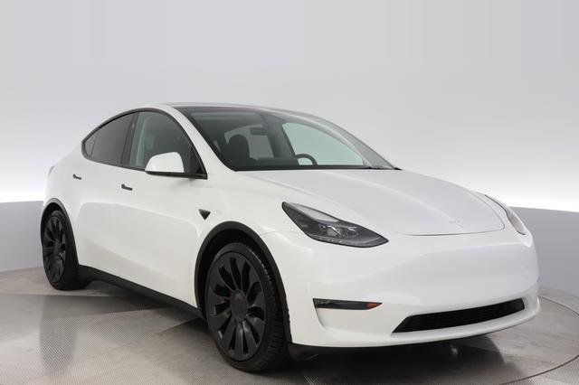 2024 Tesla Model Y — photo 10 of 32