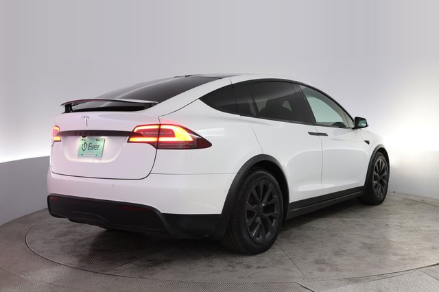 2022 Tesla Model X — photo 2 of 26