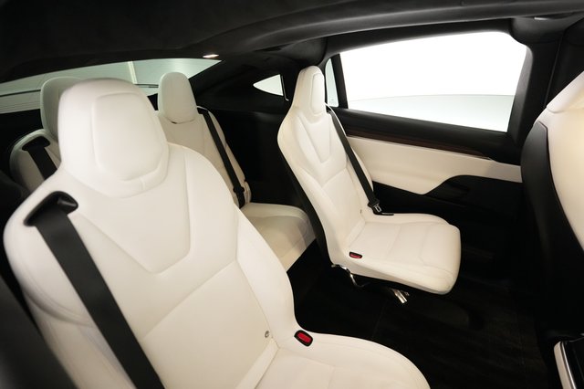 2022 Tesla Model X — photo 4 of 26