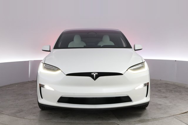 2022 Tesla Model X — photo 9 of 26