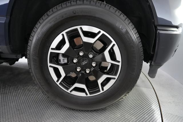 2023 Ford F-150 Lightning — photo 9 of 15