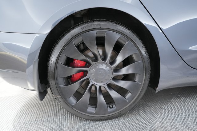 2023 Tesla Model 3 — photo 17 of 24