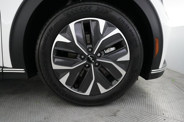 2024 Kia EV6 — photo 16 of 22