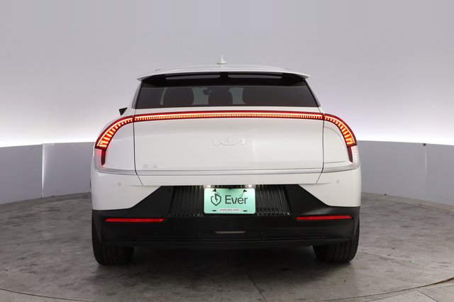2024 Kia EV6 — photo 12 of 22