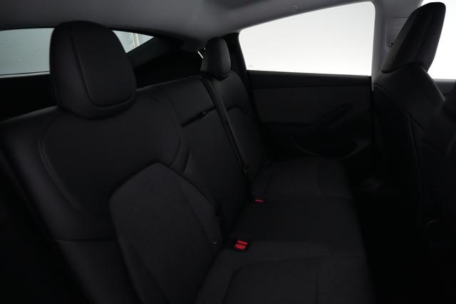 2026 Tesla Model Y — photo 4 of 19